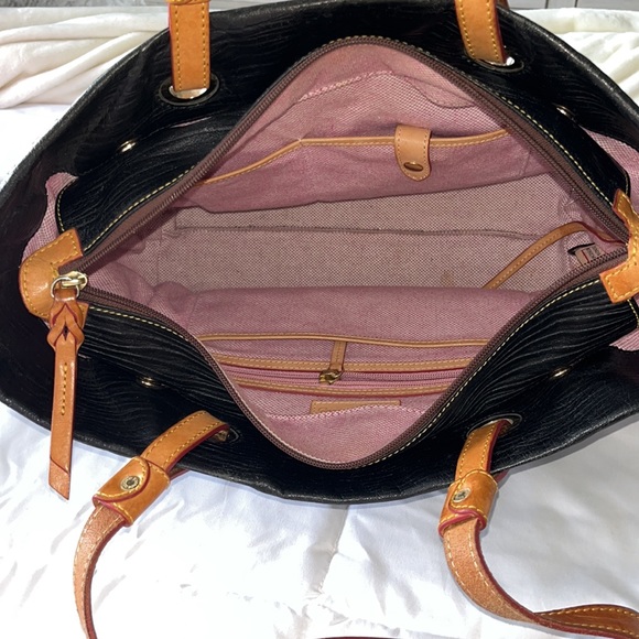 COPY - Dooney & Bourke Black Leather Grommet Shopper style 
#9L880. - Picture 6 of 10